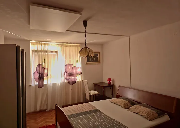 Ml Free Parking Loce pri Poljcanah